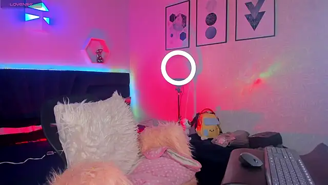  gia rose online show from September 18, 2025, 9:28 pm