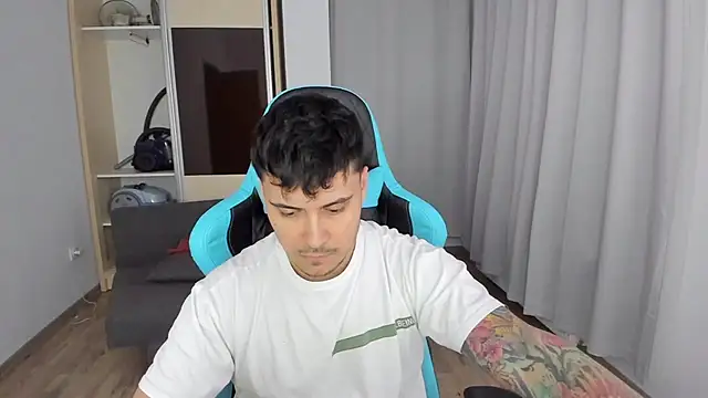 MatMalonne online show from February 1, 2025, 4:44 pm