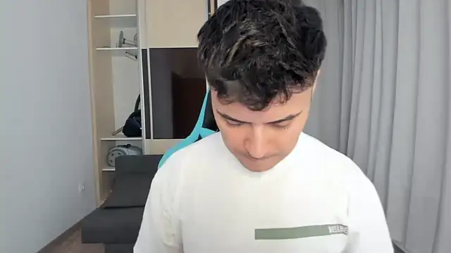 MatMalonne online show from November 20, 2025, 1:44 pm