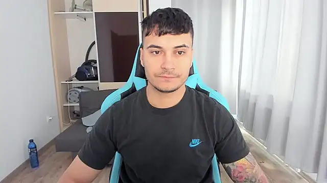 MatMalonne online show from November 26, 2025, 6:47 am