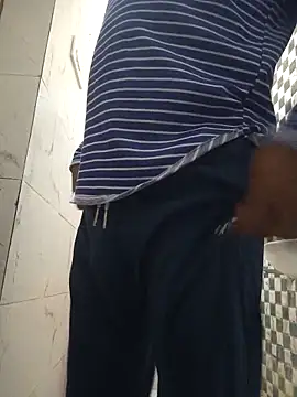 Snapshot of Shubuu__x chatting on February 18, 2026, 10:55 am Shubuu x online show from February 18, 2026, 10:55 am