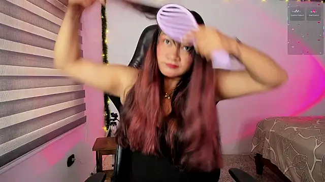 hollymollyxoxo online show from March 18, 2026, 8:34 pm