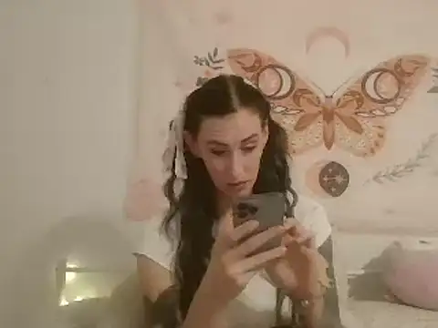 averietheangel online show from March 21, 2025, 9:01 pm