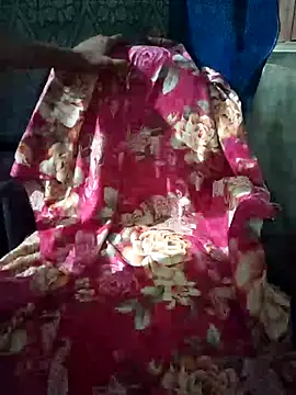 Snapshot of Ralisha_Rani chatting on November 10, 2025, 8:57 am Ralisha Rani online show from November 10, 2025, 8:57 am