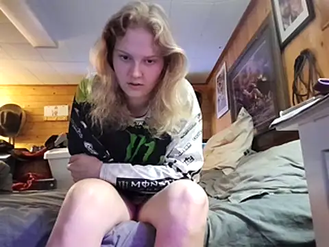 Ryan and Aurora online show from April 17, 2026, 12:46 am