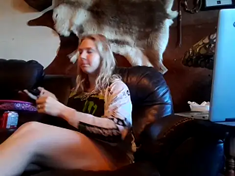 Ryan and Aurora online show from April 20, 2026, 3:15 pm