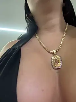 kiim taaylor online show from March 21, 2025, 11:44 am