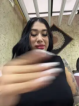 kiim taaylor online show from November 14, 2025, 10:36 am