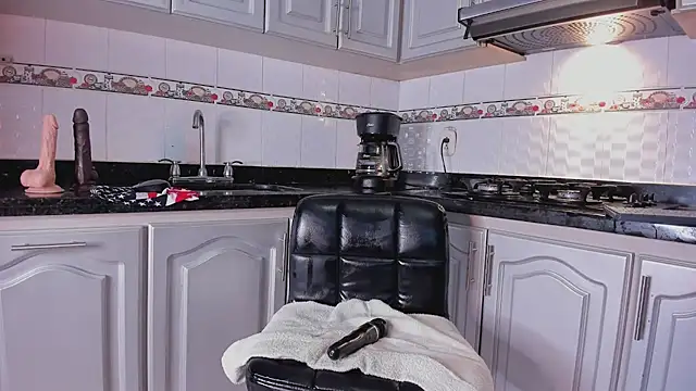 miamiller69 online show from February 8, 2025, 8:09 am