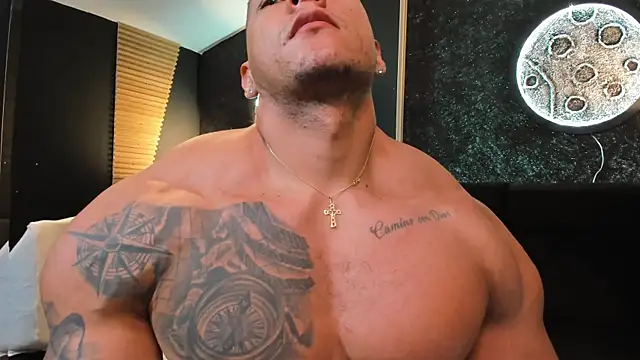 Snapshot of MassimoWalton2 chatting on December 22, 2024, 1:01 am MassimoWalton2 online show from December 22, 2024, 1:01 am