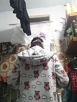 SweetLeila40 online show from February 18, 2026, 11:33 pm