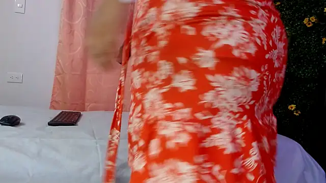 evaleribigtits18 online show from December 14, 2025, 4:01 pm