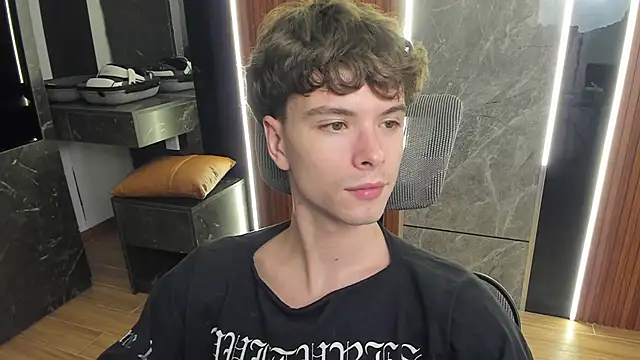 calvin love you online show from June 9, 2026, 5:02 pm