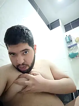 Snapshot of 31cektirenbatuu chatting on December 5, 2024, 2:44 pm 31cektirenbatuu online show from December 5, 2024, 2:44 pm