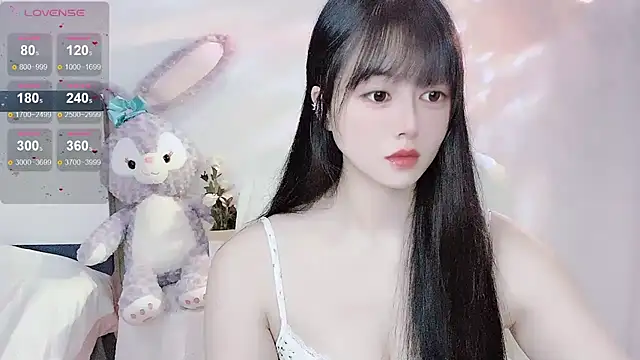 Snapshot of Lydia_170 chatting on March 3, 2025, 8:43 pm Lydia 170 online show from March 3, 2025, 8:43 pm