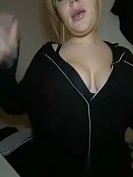 lilylush24 online show from January 7, 2025, 8:03 am