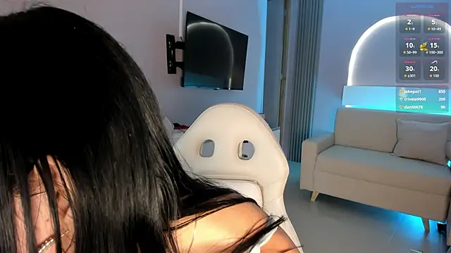 millieskinny  online show from October 2, 2025, 4:03 pm