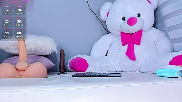 Alexasmith06 online show from December 5, 2024, 1:28 pm