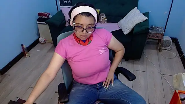 X CHERRY XX online show from July 18, 2026, 11:41 pm