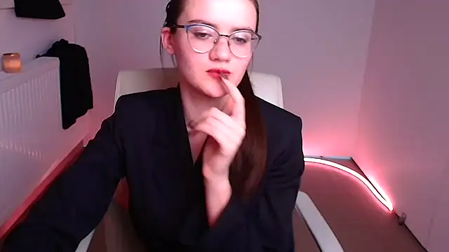 Josephine jo online show from February 7, 2025, 4:37 am