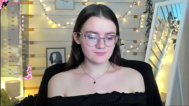 Josephine jo online show from November 29, 2025, 9:18 pm