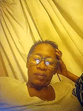 Snapshot of bustybillies chatting on November 19, 2025, 5:46 pm bustybillies online show from November 19, 2025, 5:46 pm