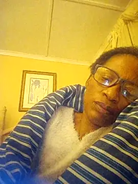 Snapshot of bustybillies chatting on November 25, 2025, 5:24 pm bustybillies online show from November 25, 2025, 5:24 pm