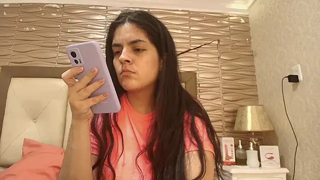 sofiaclauss online show from October 27, 2025, 7:51 pm