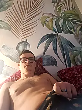 GLouglou19 online show from March 3, 2026, 9:26 am