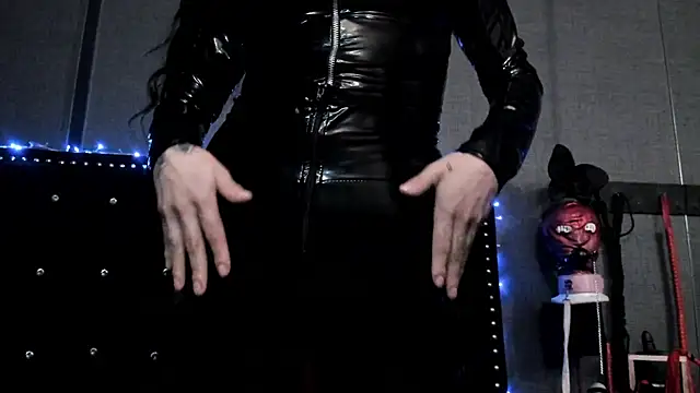 LusstCruella online show from January 15, 2025, 8:16 pm