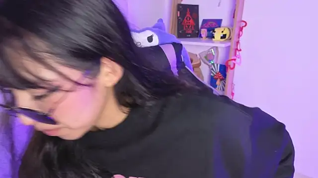 Yommi Winx online show from November 16, 2025, 3:23 am