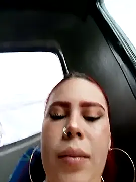 aurora sky11 online show from October 3, 2025, 9:23 pm