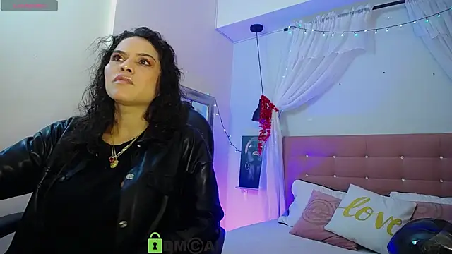 natasha  jackson online show from February 10, 2025, 1:33 pm