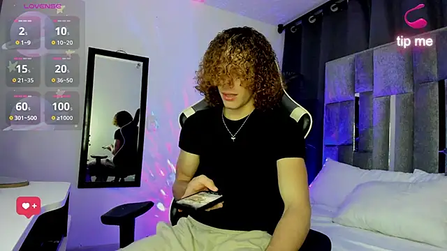 All3ssandr0 online show from December 19, 2024, 12:13 am