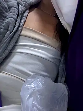 Nikol Rang   online show from November 11, 2025, 7:14 pm