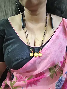 Snapshot of bhuvana555 chatting on July 14, 2026, 5:40 pm bhuvana555 online show from July 14, 2026, 5:40 pm