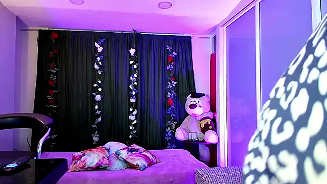 oriana thomson2 online show from February 10, 2025, 5:36 am