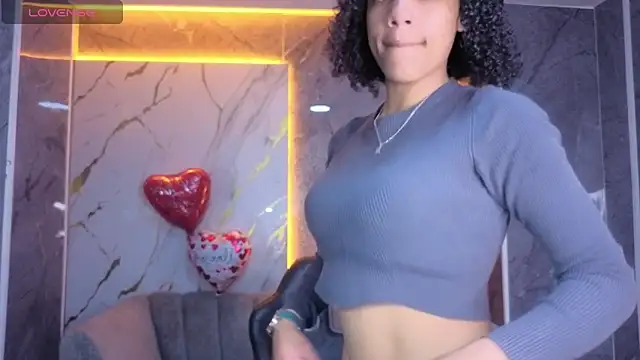 Snapshot of Violeth_b chatting on February 12, 2026, 12:55 pm Violeth b online show from February 12, 2026, 12:55 pm