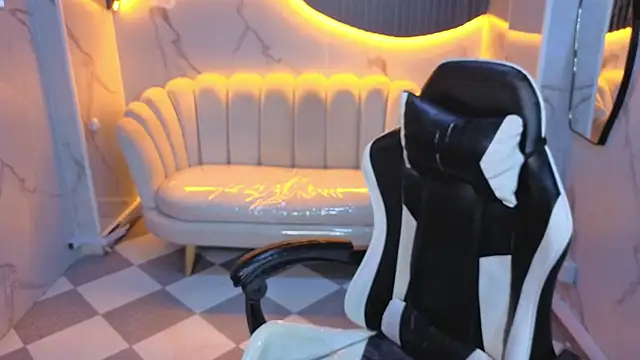 Snapshot of Violeth_b chatting on February 17, 2026, 12:45 pm Violeth b online show from February 17, 2026, 12:45 pm