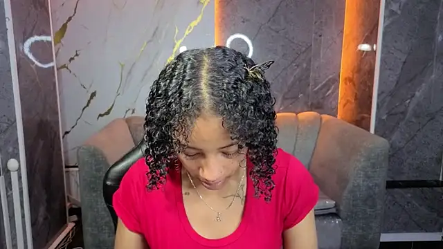 Snapshot of Violeth_b chatting on February 19, 2026, 12:45 pm Violeth b online show from February 19, 2026, 12:45 pm