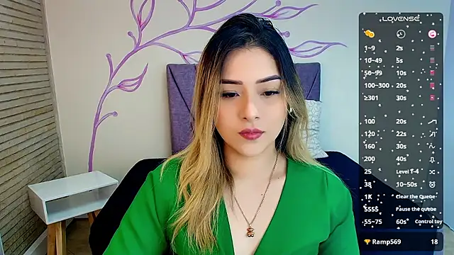 DahliaMoore online show from December 3, 2024, 12:06 pm