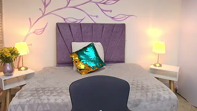 DahliaMoore online show from September 17, 2025, 8:43 pm