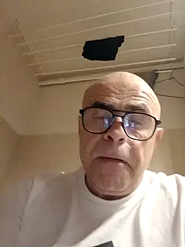 anakondix online show from December 17, 2024, 1:18 am