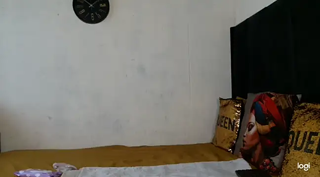 Snapshot of quenliyasa chatting on January 11, 2025, 8:33 am quenliyasa online show from January 11, 2025, 8:33 am
