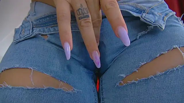 Snapshot of Foxxxy_MILF chatting on November 14, 2025, 5:06 am Foxxxy MILF online show from November 14, 2025, 5:06 am