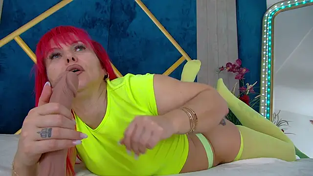 Foxxxy MILF online show from January 18, 2026, 5:11 am