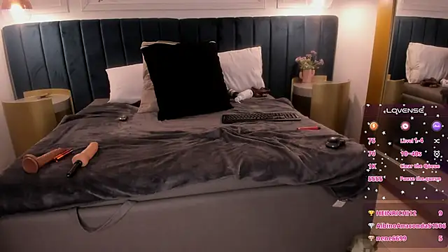 Issabella Roa online show from December 16, 2024, 10:56 pm