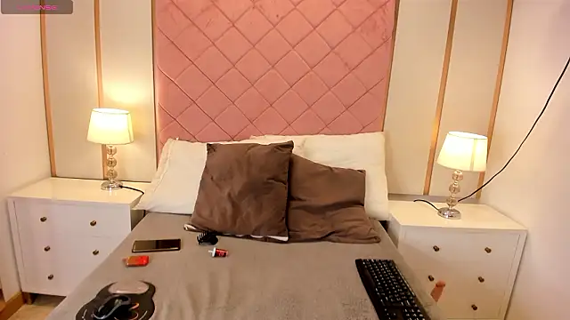 Issabella Roa online show from March 2, 2026, 4:36 am