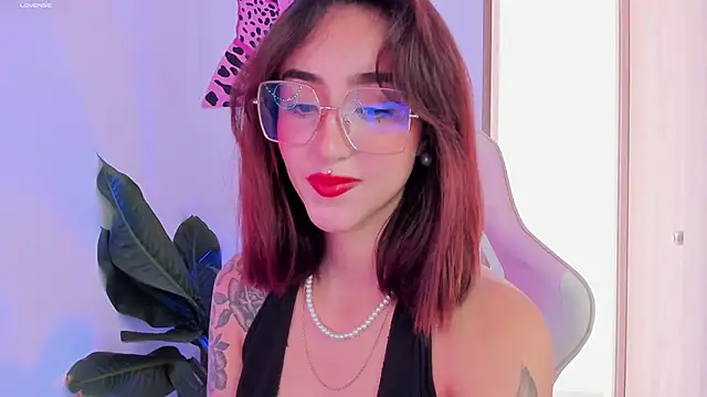 Snapshot of MelodieRoy chatting on February 10, 2025, 8:00 pm MelodieRoy online show from February 10, 2025, 8:00 pm