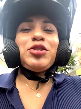 perlita05 online show from October 31, 2025, 5:36 pm